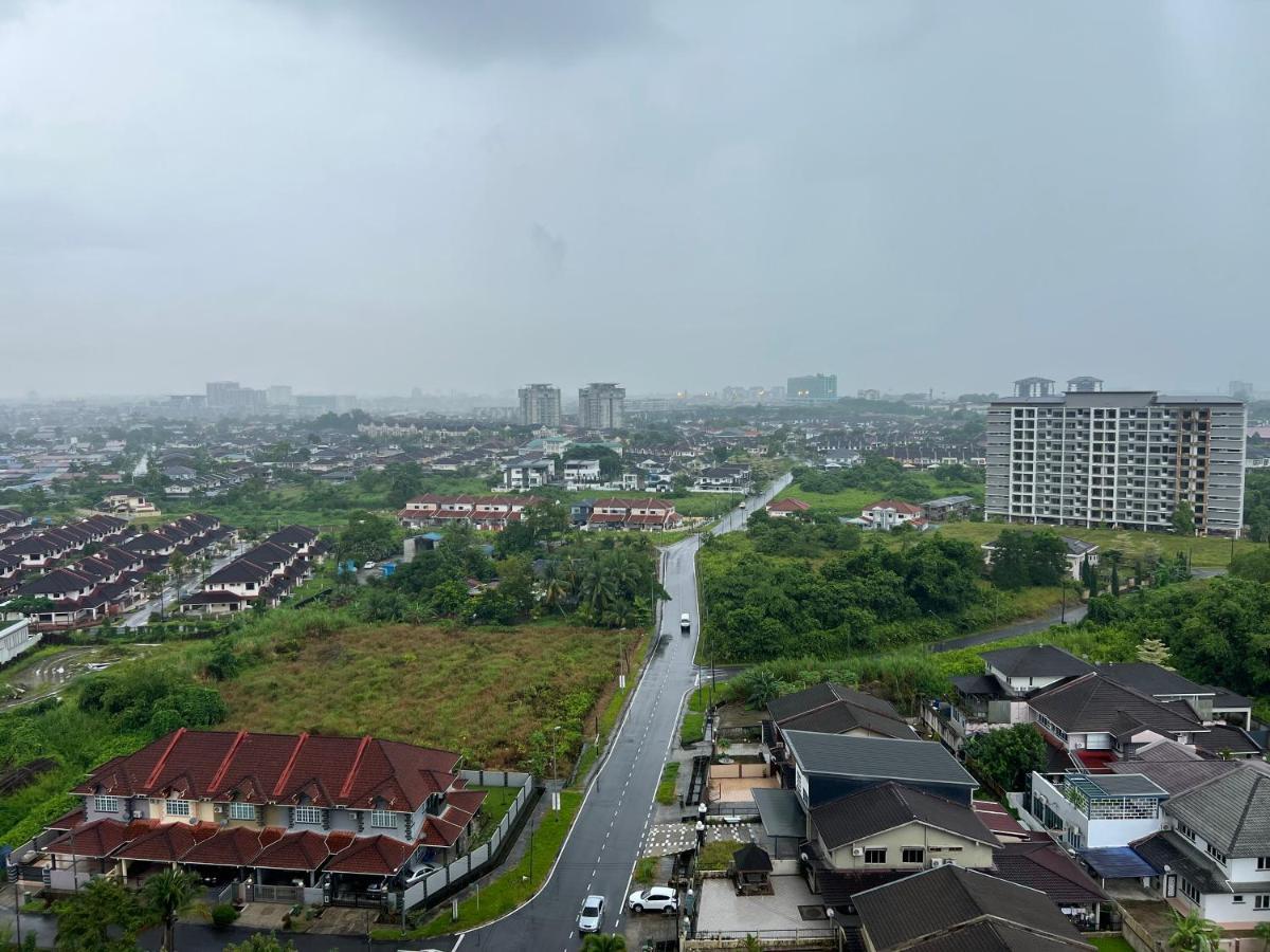 Imperial Grand Suite Apartment Kuching Exterior foto